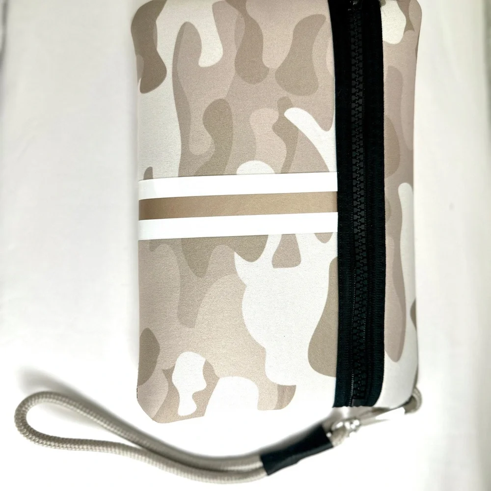 Haute Shore Neoprene Tote Cosmetic Eyeglass Wallet Wristlet Set Beach Lake - Picture 6 of 16